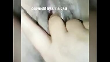 Desi Bhabhi Press Boobs and do Fingring Cumming