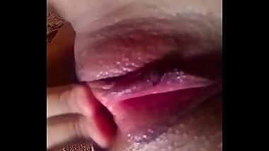 Quiero que te masturbes mirandome, y quiero decirte exactamente como hacerlo. Angel Delix