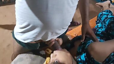 Apnea Dhosto Ke Sat Bibi Ko Chode Karbale Mil Kar Choda