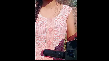 Desi randi ko sadak se utha kar choda