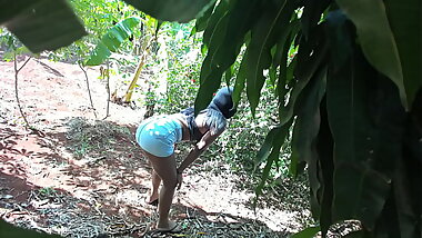 Rebolando gostoso no pau do meu vizinho novinho