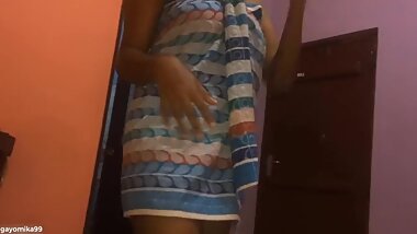 Sri Lankan Beauty Girl ටවල් එක පිටින්ම